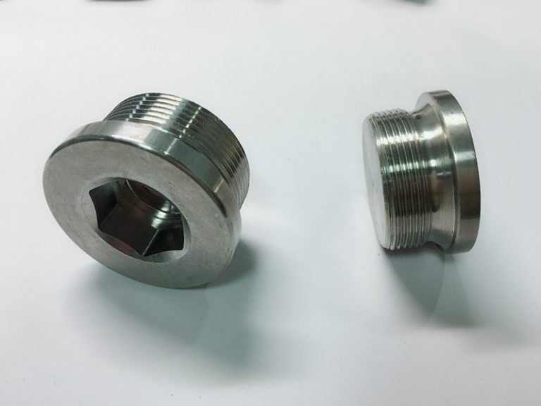 pasadyang ginawa hindi kinakalawang na asero singsing bolt na may ss key ring